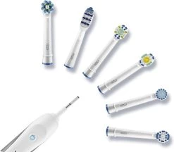 Oral B Oral-B CrossAction - Opzetborstels - 4 Stuks 38 Oral B Oral-B CrossAction - Opzetborstels - 4 Stuks -Mondverzorging 1200x1050