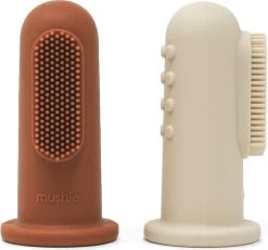 Mushie Finger Toothbrush Clay/Sand - Vingertandenborstel Baby - 2 Stuks Per Verpakking - Tandenborstel Siliconen -Mondverzorging 1200x1124 2