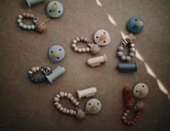 Mushie Finger Toothbrush Clay/Sand - Vingertandenborstel Baby - 2 Stuks Per Verpakking - Tandenborstel Siliconen -Mondverzorging 1200x921