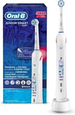 Oral B Oral-B Junior - Elektrische Tandenborstel - Wit 35 Oral B Oral-B Junior - Elektrische Tandenborstel - Wit -Mondverzorging 786x1200 1